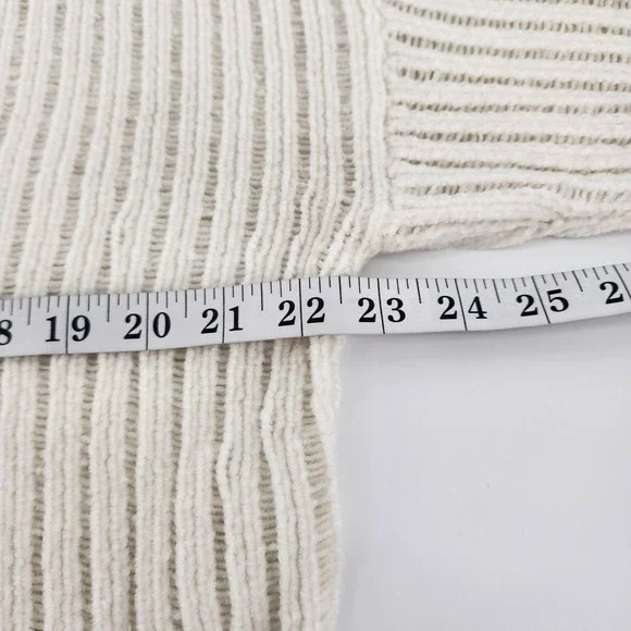Arizona Jean Co Women's Knit Sweater White V Neck Long Sleeve Cropped Size L - Picture 4 of 5